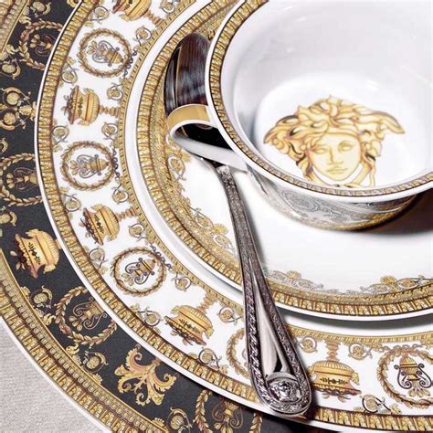 porcellane con decoro versace|Versace Rosenthal, il gusto glamour italiano .